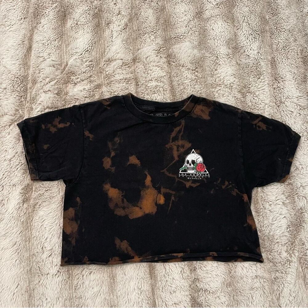 ๐5 for $15๐โ SCW Skull & Rose Black Bleach Upcycled Cropped Top - Picture 2 of 2